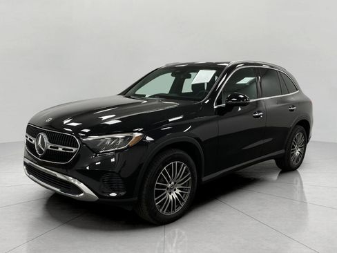Certified 2025 Mercedes-Benz GLC 300 4MATIC image 9
