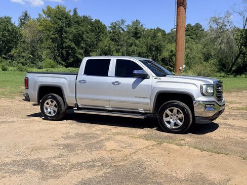 Used 2017 GMC Sierra 1500 SLT w/ Suspension Package, Off-Road AWD/4WD image 7