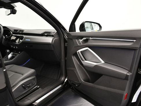 Used 2025 Audi Q3 2.0T Premium Plus w/ Premium Plus Package image 48