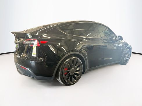 Used 2023 Tesla Model Y Performance AWD/4WD image 9