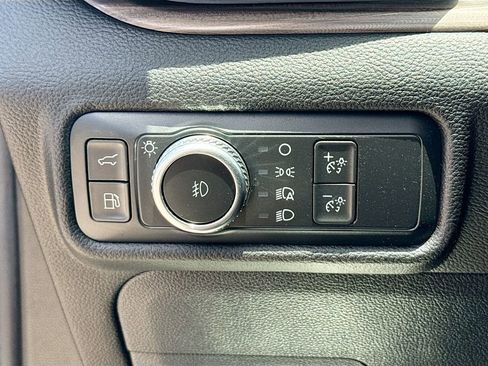 Used 2023 Ford Explorer Limited w/ Hybrid Equipment Group 310A RWD image 10