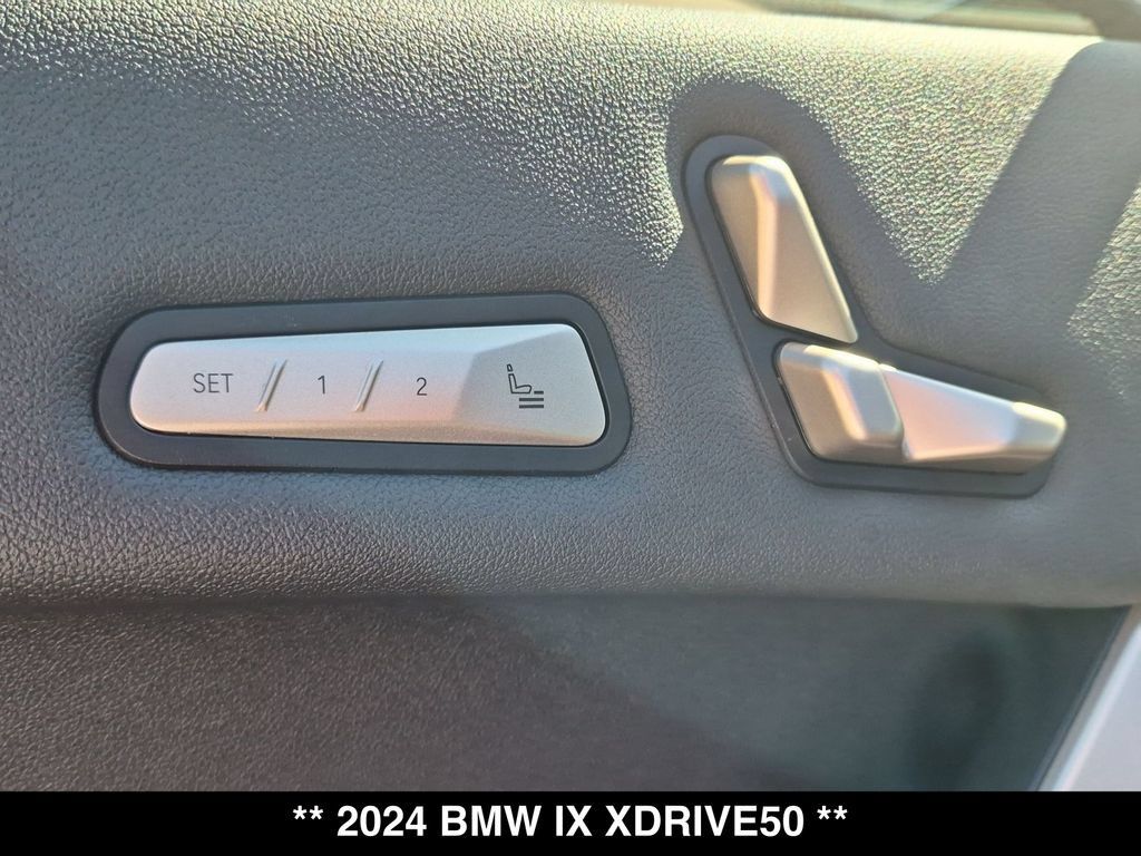 Used 2024 BMW iX xDrive50 w/ Premium Package AWD/4WD image 20