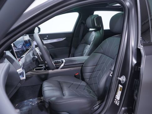 New 2026 BMW 760i xDrive w/ Executive Package image 7