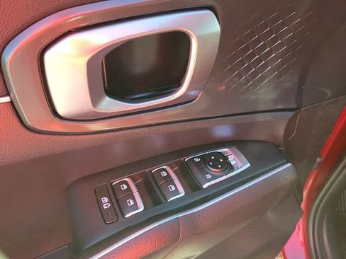 Used 2023 Kia Sorento LX image 13