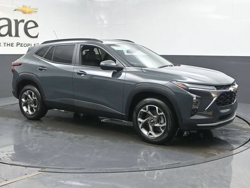 New 2026 Chevrolet Trax LT FWD image 6