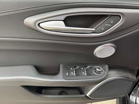 Used 2022 Alfa Romeo Giulia Veloce image 8