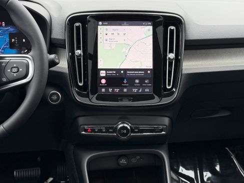 Certified 2024 Volvo XC40 B5 Ultimate w/ Protection Package Premier AWD/4WD image 15