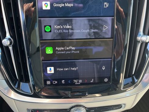 Certified 2024 Volvo V60 B5 Cross Country Plus w/ Protection Package Premier image 11