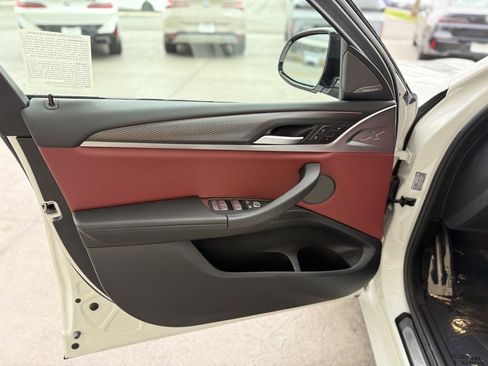 Used 2023 BMW X4 xDrive30i w/ M Sport Package image 6