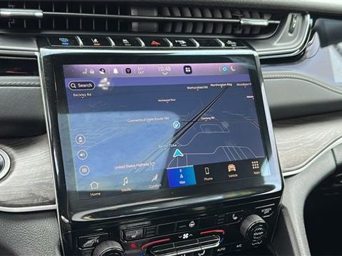 Used 2023 Jeep Grand Cherokee 4WD 4xe image 17