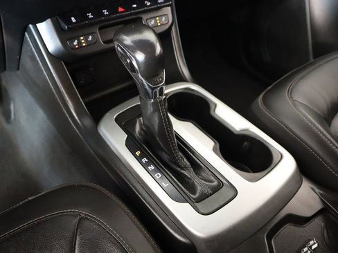 Used 2022 Chevrolet Colorado ZR2 image 9