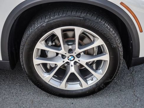 Used 2022 BMW X5 xDrive40i AWD/4WD image 22
