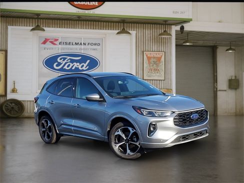 Certified 2023 Ford Escape ST-Line Elite w/ Premium Technology Package image 1