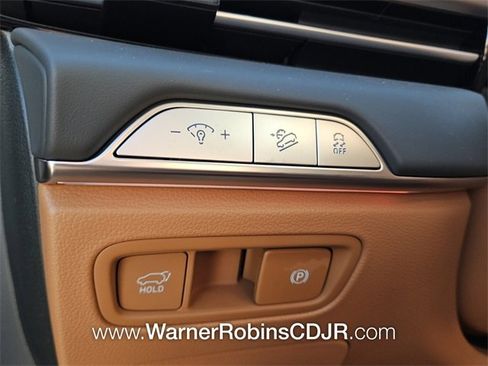 Used 2025 Genesis GV80 3.5T Prestige image 31