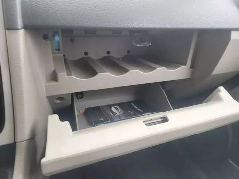 Used 2011 Dodge Caliber Uptown image 37