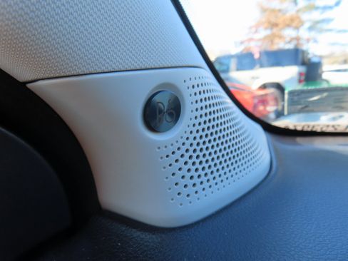 Used 2025 Ford Ranger Lariat w/ FX4 Off-Road Package image 11