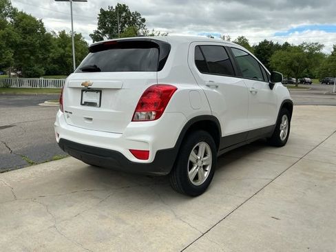 Used 2019 Chevrolet Trax LS w/ Tint and Cruise Package AWD/4WD image 11
