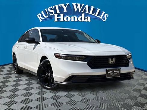 Used 2025 Honda Accord SE image 1