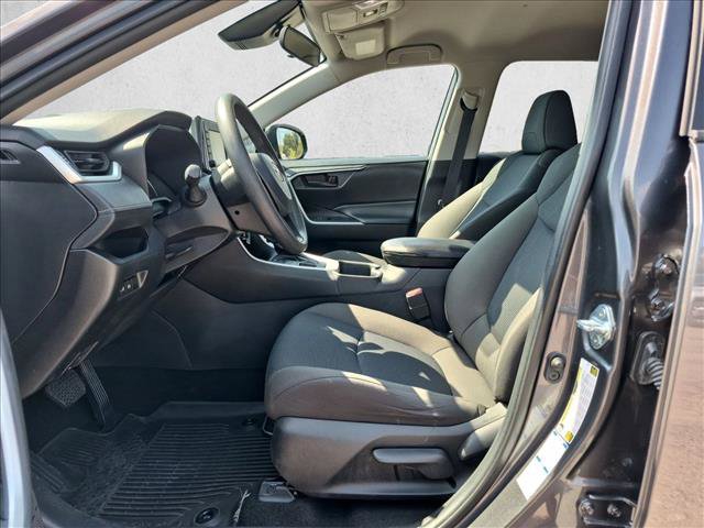 Used 2022 Toyota RAV4 LE AWD/4WD image 14