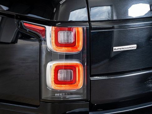 Used 2019 Land Rover Range Rover Supercharged image 23