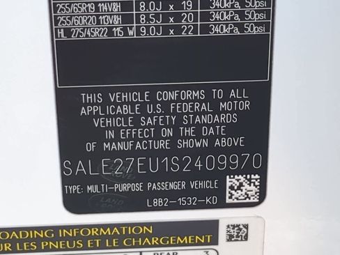 Used 2025 Land Rover Defender 110 X-Dynamic SE image 38