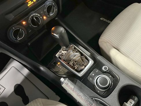 Used 2015 MAZDA MAZDA3 i Touring image 18