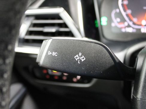 Used 2019 BMW 330i Sedan w/ Convenience Package image 18