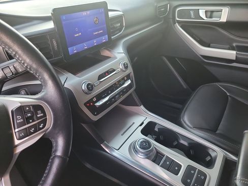 Used 2021 Ford Explorer XLT w/ Equipment Group 202A image 20