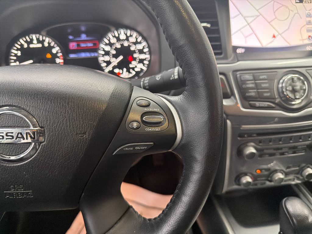 Used 2020 Nissan Pathfinder SL FWD image 27