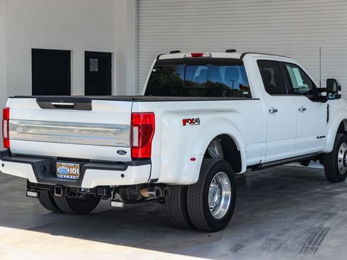 Certified 2022 Ford F450 Platinum w/ FX4 Off-Road Package AWD/4WD image 4