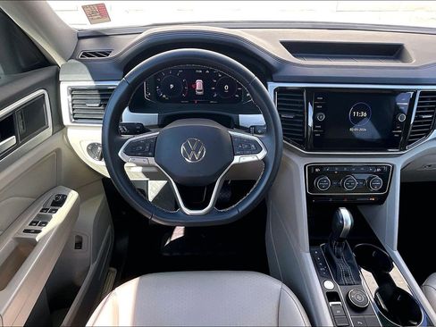 Certified 2023 Volkswagen Atlas SE image 4