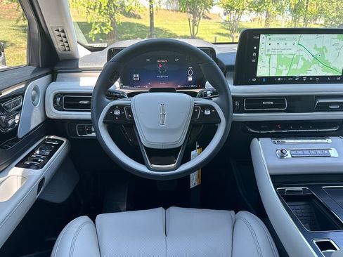New 2026 Lincoln Aviator Reserve w/ Luxury Package AWD/4WD image 16