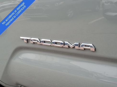 Used 2023 Toyota Tacoma TRD Off-Road AWD/4WD image 11