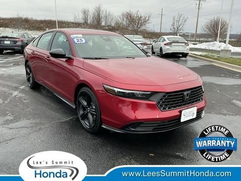 Used 2025 Honda Accord Sport image 1