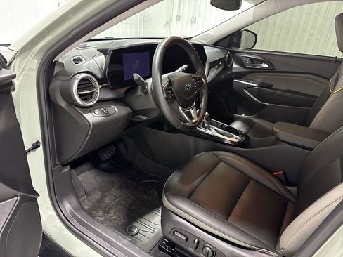 Used 2025 Chevrolet Trax ACTIV w/ Driver Confidence Package image 10