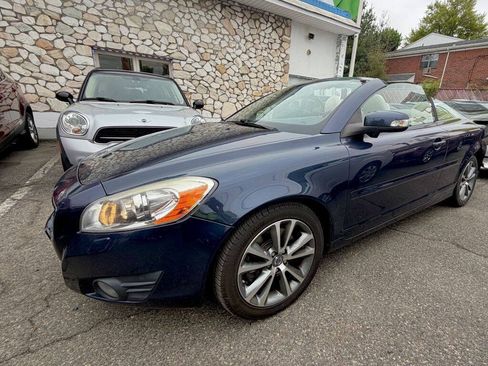 Used 2012 Volvo C70 T5 FWD image 2