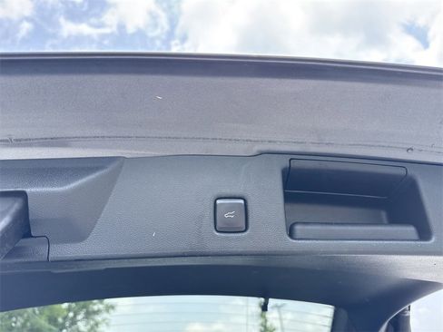Used 2022 Ford Escape SEL image 16
