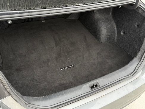 Used 2024 Nissan Altima 2.5 SV image 24