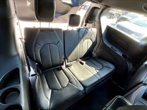 New 2026 Chrysler Pacifica Select image 24