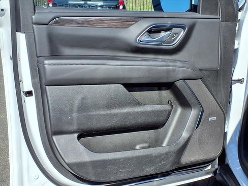 Used 2024 Chevrolet Suburban LT image 29
