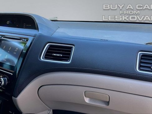 Used 2015 Honda Civic SE image 16