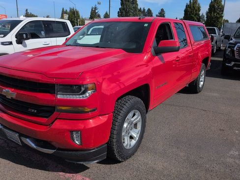 Used 2018 Chevrolet Silverado 1500 LT w/ All Star Edition AWD/4WD image 7