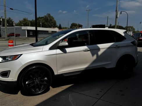 Used 2017 Ford Edge Titanium w/ Equipment Group 302A AWD/4WD image 9