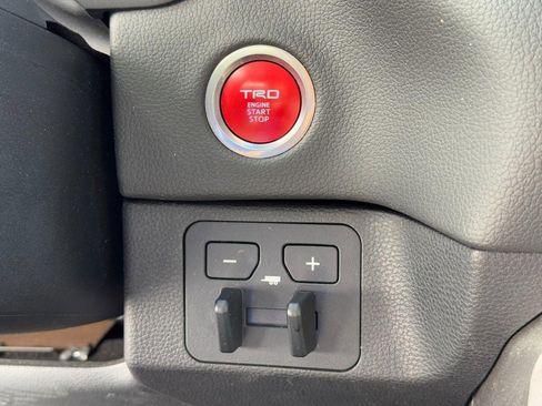 Used 2024 Toyota Tundra Limited image 22