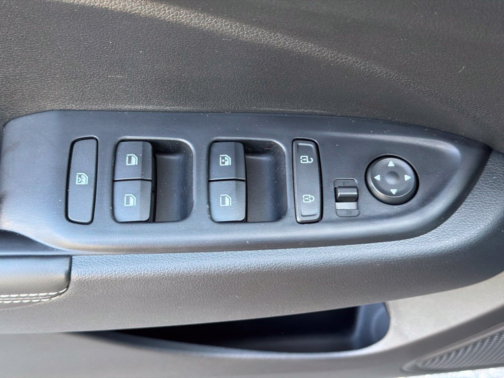 Certified 2024 Hyundai Venue Limited FWD image 18