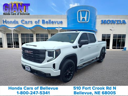 Used 2025 GMC Sierra 1500 Elevation AWD/4WD image 1