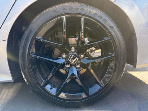 Used 2025 Honda Civic Sport image 28