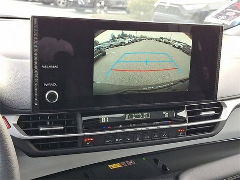 New 2026 Toyota Sienna XLE image 8