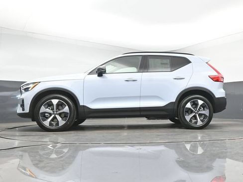 New 2026 Volvo XC40 B5 Plus w/ Protection Package Premier AWD/4WD image 40