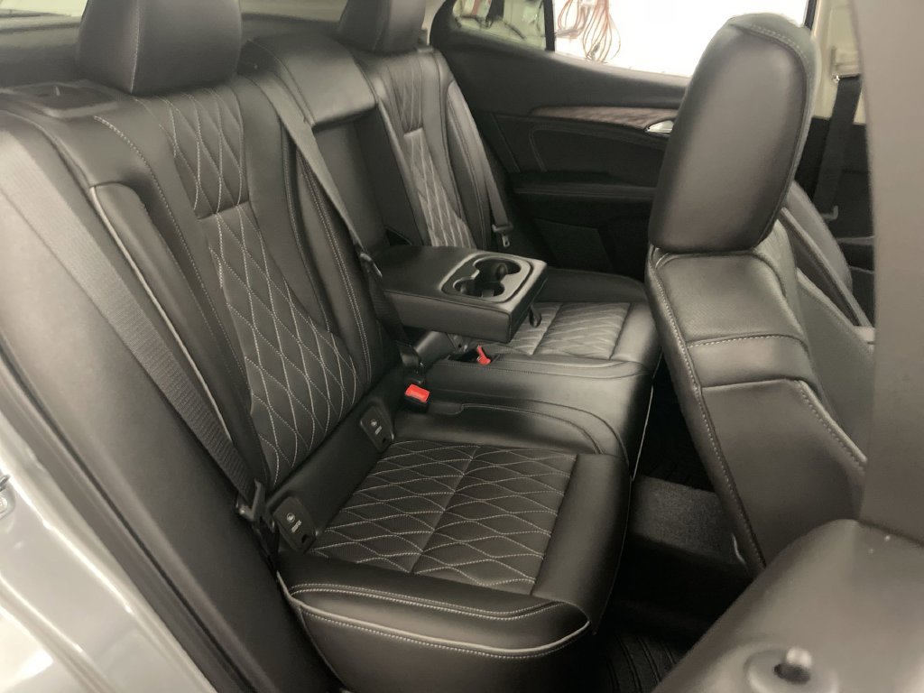 Used 2023 Buick Envision Avenir AWD/4WD image 22